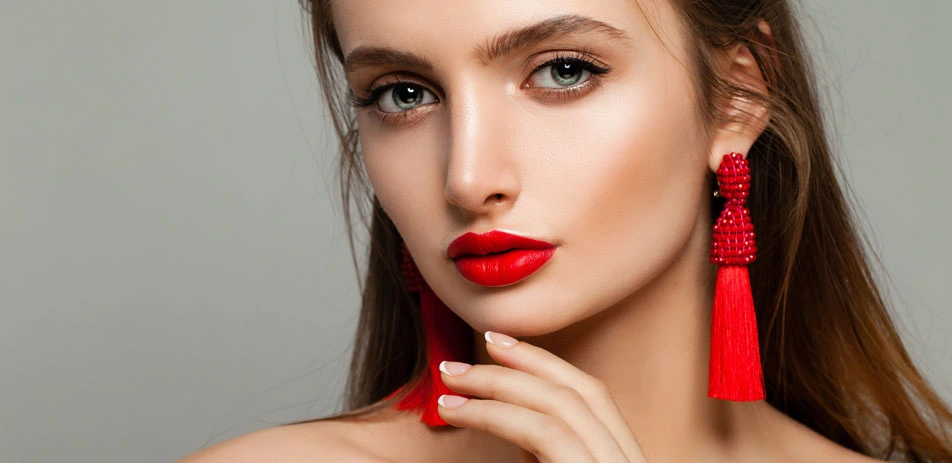 LUSCIOUS-RED-LIPS